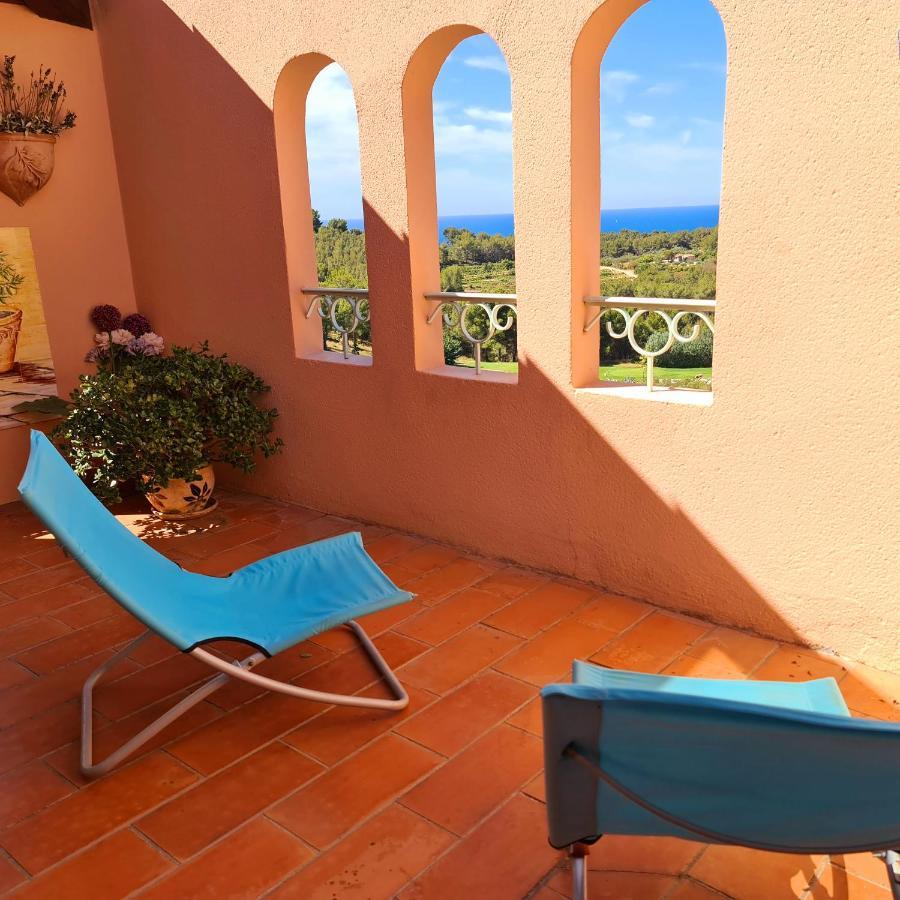 Ferienwohnung Hameau Des Amandiers - Vue Mer, Golf Et Vignes Saint-Cyr-sur-Mer Exterior foto