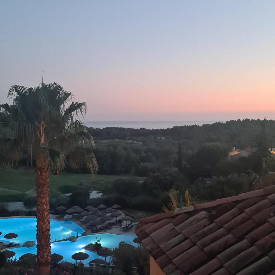 Ferienwohnung Hameau Des Amandiers - Vue Mer, Golf Et Vignes Saint-Cyr-sur-Mer Exterior foto