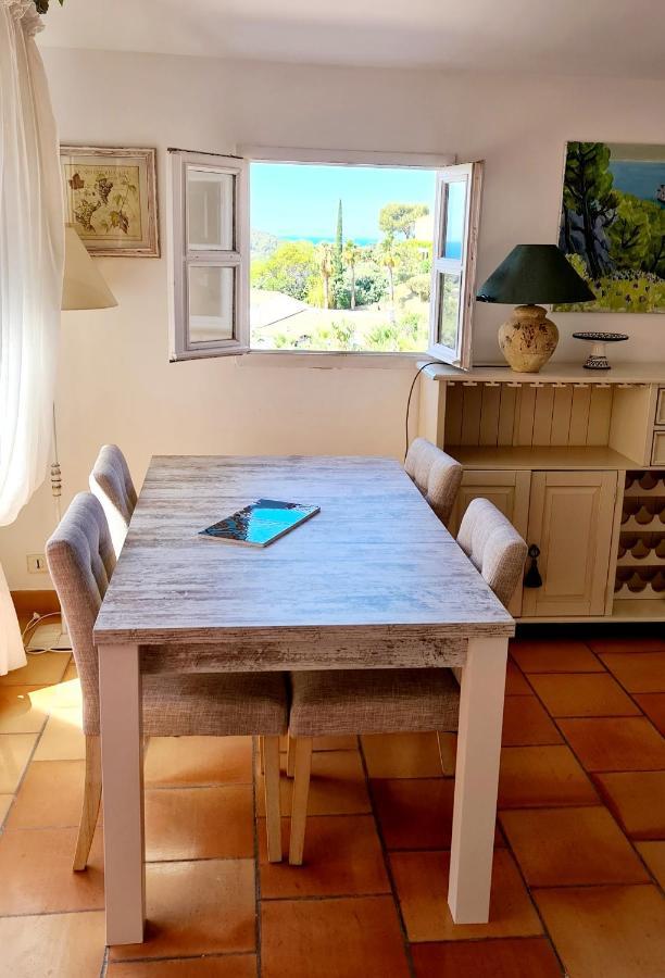 Ferienwohnung Hameau Des Amandiers - Vue Mer, Golf Et Vignes Saint-Cyr-sur-Mer Exterior foto
