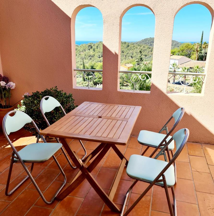 Ferienwohnung Hameau Des Amandiers - Vue Mer, Golf Et Vignes Saint-Cyr-sur-Mer Exterior foto