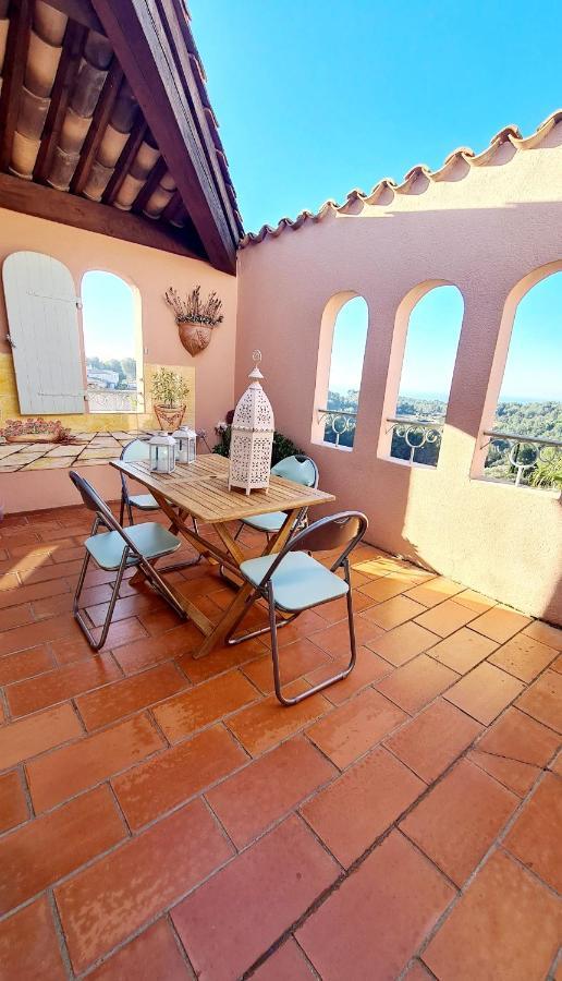 Ferienwohnung Hameau Des Amandiers - Vue Mer, Golf Et Vignes Saint-Cyr-sur-Mer Exterior foto