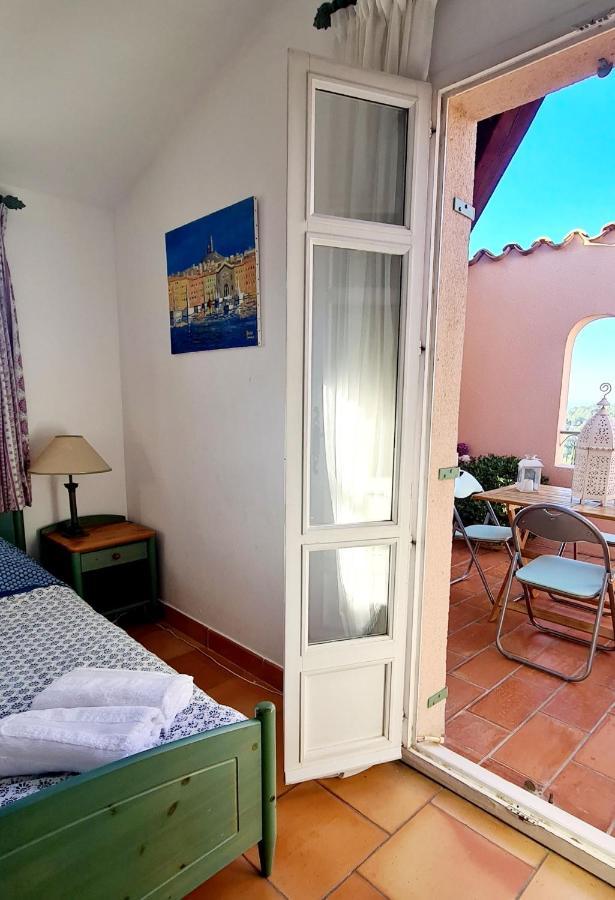 Ferienwohnung Hameau Des Amandiers - Vue Mer, Golf Et Vignes Saint-Cyr-sur-Mer Exterior foto