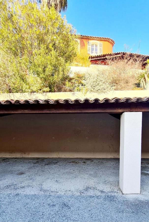 Ferienwohnung Hameau Des Amandiers - Vue Mer, Golf Et Vignes Saint-Cyr-sur-Mer Exterior foto